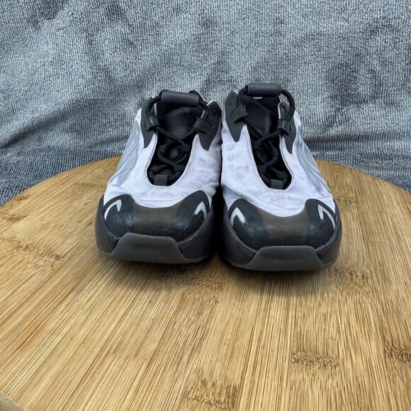 Adidas Yeezy Boost 700 MNVN Shoes Kids Size 9K Gray Black Bone Athletic - Picture 2 of 10